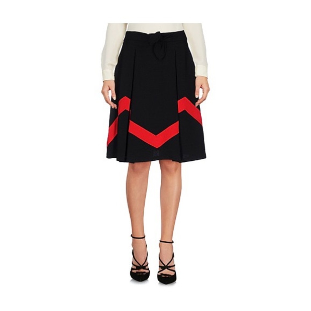 Circle skirt with red chevron stripe - Picture 3 of 9